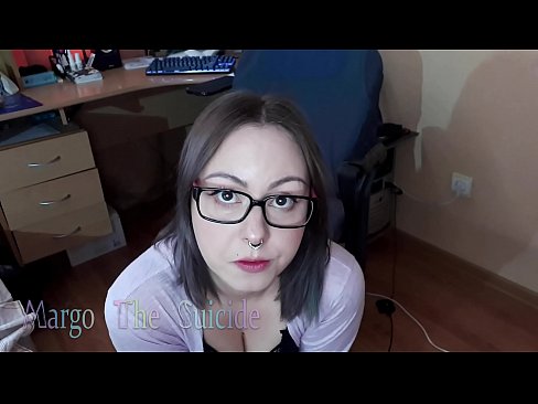 ❤️ Gabar Kacsan Oo Muraayad Leh Oo Kaamirada Si Qoto Dheer Ugu Nuugaysa Dildo Galmada dabada